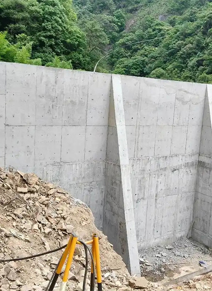 濮阳重力式挡土墙